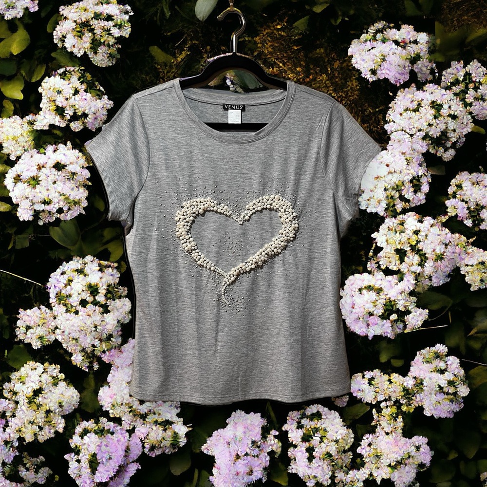NWOT Venus Grey T-Shirt w/Bedazzled Heart